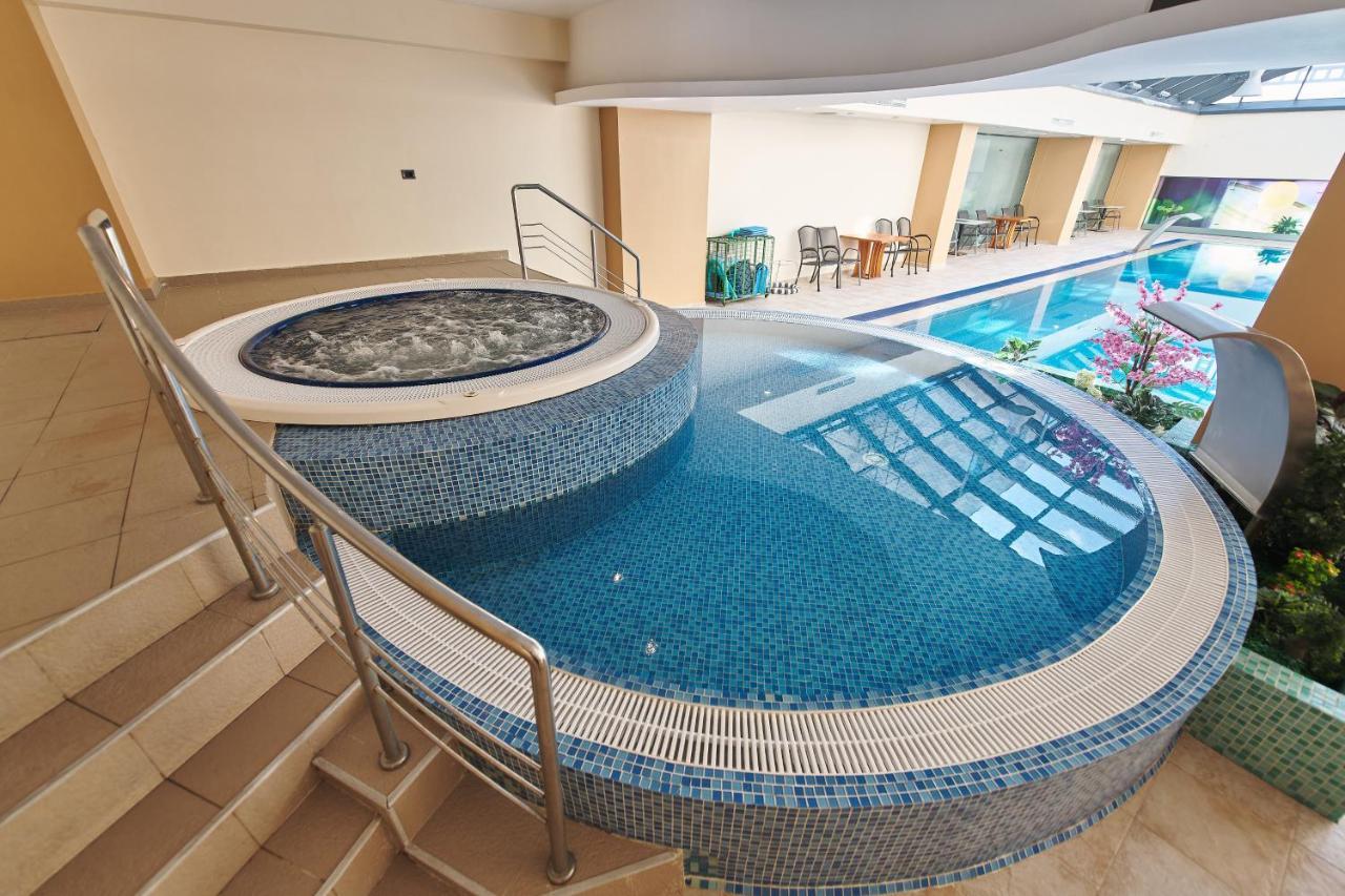 Hotel Emd باكاو المظهر الخارجي الصورة