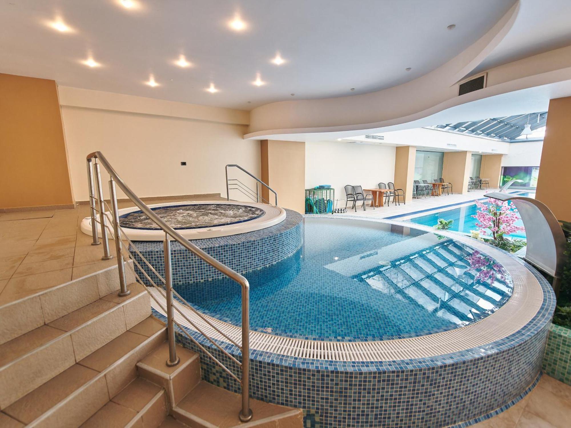 Hotel Emd باكاو المظهر الخارجي الصورة