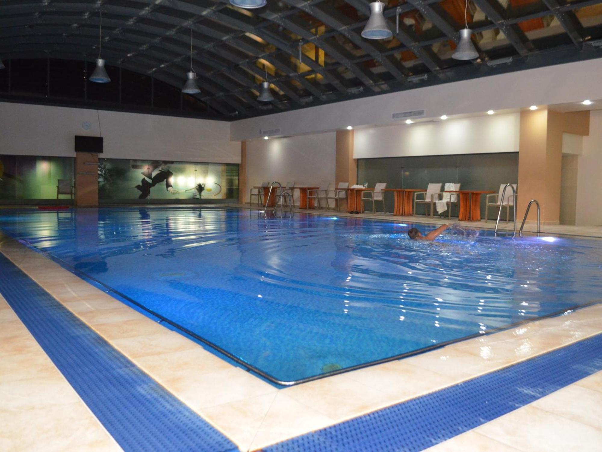 Hotel Emd باكاو المظهر الخارجي الصورة