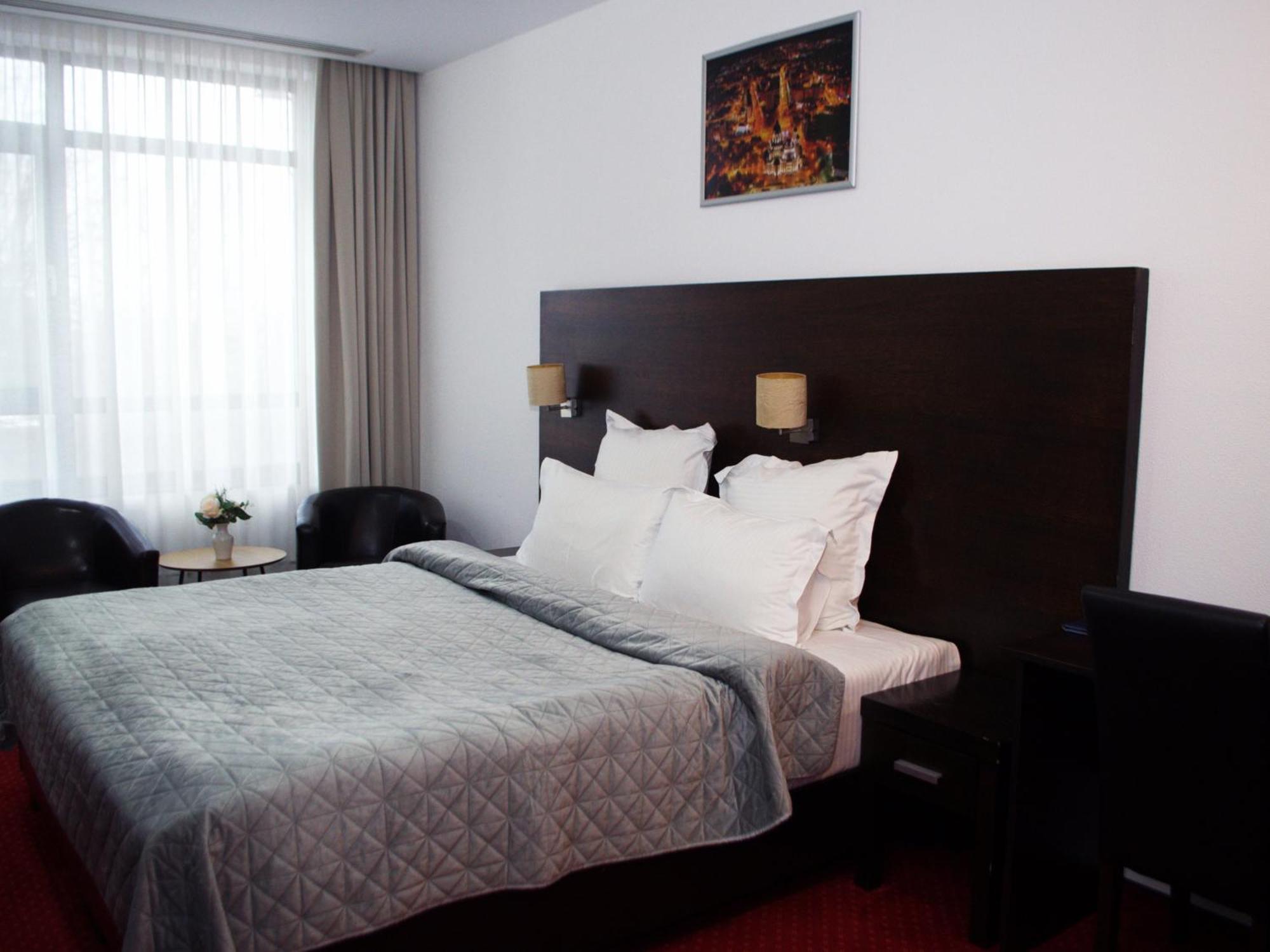 Hotel Emd باكاو المظهر الخارجي الصورة