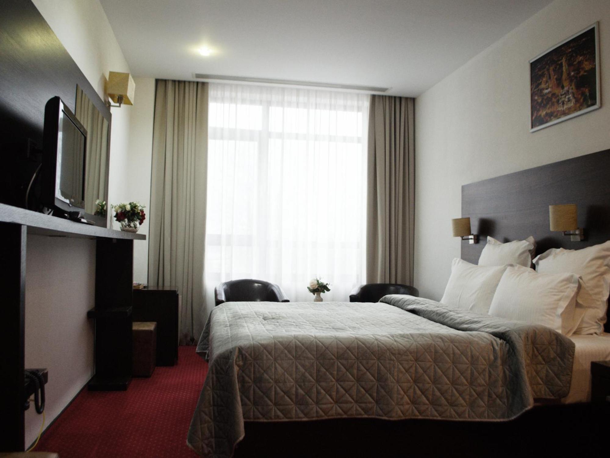 Hotel Emd باكاو المظهر الخارجي الصورة