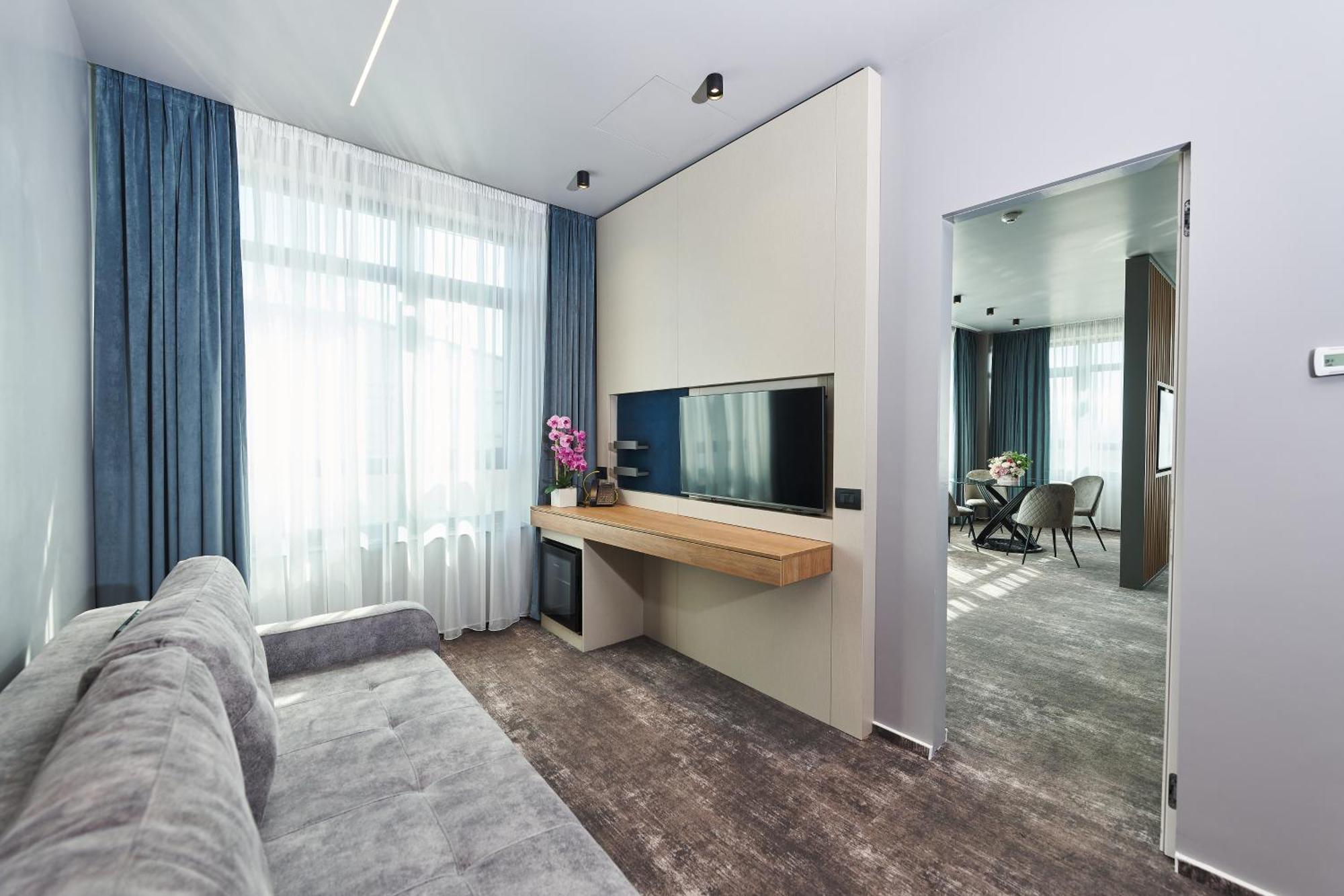 Hotel Emd باكاو المظهر الخارجي الصورة