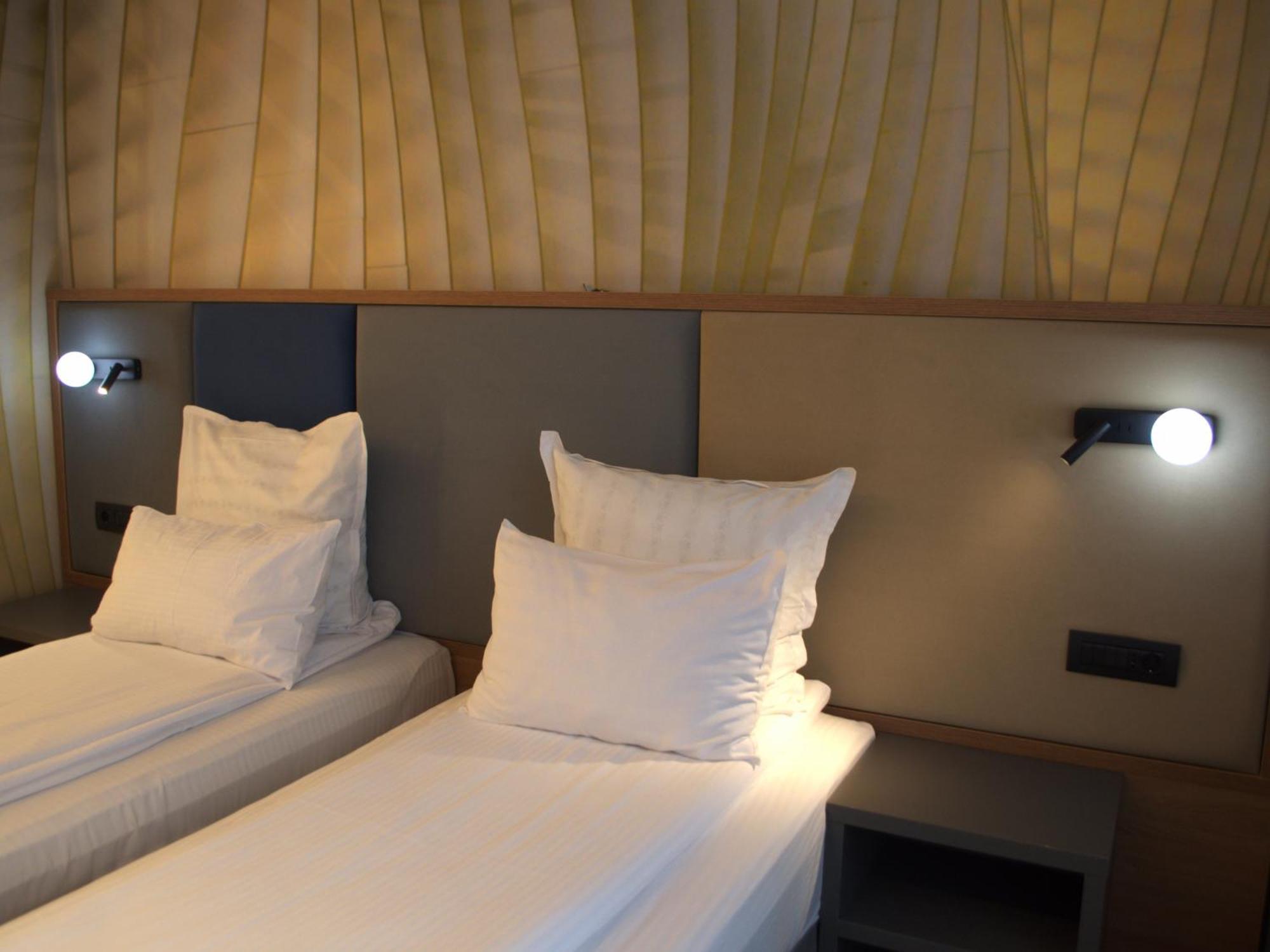 Hotel Emd باكاو المظهر الخارجي الصورة